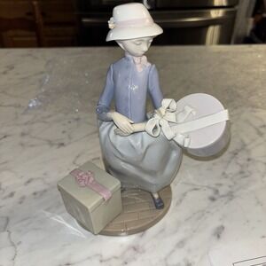 LLADRO EASTER BONNETS PORCELAIN FIGURINE‎ Excellent Condition 5852